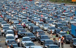 Trung Quốc cân nhắc mốc cấm sản xuất/bán ô tô chạy xăng, dầu