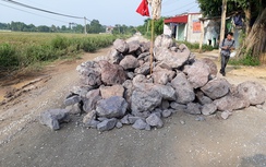 Video: Mang đất, đá, lập rào chắn xe quá tải ở Nông Cống