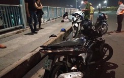 Ba xe máy đâm nhau ở cầu Thủ Thiêm, hai người trọng thương