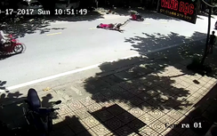 Video: Phóng như điên, nam thanh niên tông gãy chân người qua đường