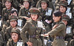 Căng thẳng với Mỹ: 1 triệu phụ nữ Triều Tiên nhập ngũ