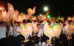 Clip: 3.000 học sinh rước đèn tại lễ hội Trung thu lớn nhất nước