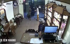 Video: Người đàn ông dàn cảnh để bé trai trộm điện thoại