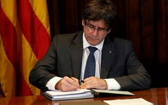 Tây Ban Nha tuyên bố dừng hoạt động của chính quyền Catalonia