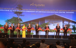 Thủ tướng Nguyễn Xuân Phúc cắt băng khánh thành Trung tâm Hội nghị Ariyana