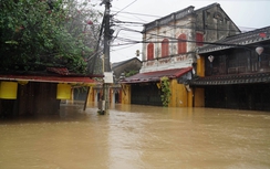 Quảng Nam: Số người chết do mưa lũ gia tăng, HS được nghỉ học