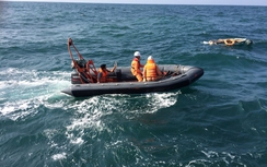 Tàu cứu nạn cứu được nhiều ngư dân gặp nạn trên biển
