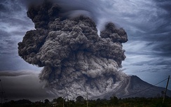 Video: Kinh hoàng cảnh núi lửa ở Bali thức giấc
