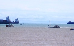 Trục vớt xác tàu gặp nạn tại Quy Nhơn gặp khó do thời tiết