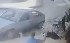 Video: Người phụ nữ bị ôtô đâm khi vừa ra viện