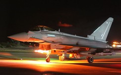 Không quân Anh bất ngờ "chặn" máy bay của Thủ tướng May