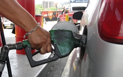 Venezuela áp mức trần lượng xăng với từng loại phương tiện vận tải