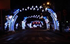 Sài Gòn lung linh sắc màu chào đón năm mới 2018