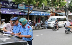 Thanh tra giao thông “sờ gáy” GrabCar hoạt động chui tại Huế