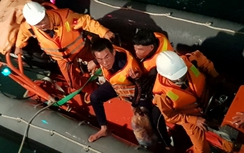 Xuyên Tết tìm kiếm 4 thuyền viên mất tích trên biển