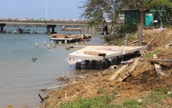 Cận cảnh phố đi bộ lát gỗ bên “dòng sông di sản” ở Huế