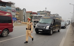 Hà Nội: CSGT hoá trang đón lõng bắt xe khách vi phạm