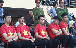 Cầu thủ U23 làm nóng sân Tự Do Huế ngày khai mạc giải U19