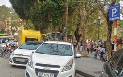 Hà Nội: Điểm dừng, đỗ taxi bị xe cá nhân chiếm dụng