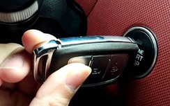 Chìa khóa thông minh ô tô hết pin, phải làm sao?