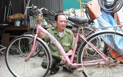Cựu binh dành tiền lắp xe đạp tặng học sinh nghèo