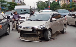 Hà Nội: Ô tô lại gây tai nạn liên hoàn trên phố Tây Sơn