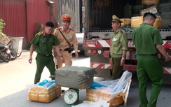 CSGT bắt container chở 10 tấn nội tạng bẩn trên cao tốc Pháp Vân