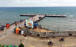 Thời tiết xấu, gần 2.000 du khách bị kẹt ở đảo Lý Sơn