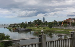 Bao giờ TP Huế có "điểm đỗ- đậu xe xanh" bên sông Hương?