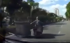 Video: Ninja Lead vừa lái vừa kéo xe chở rác