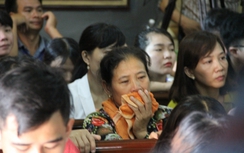 Người nhà nạn nhân khóc thảm thiết tại phiên xử kẻ giết 5 người