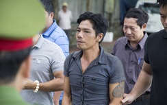 Cảnh sát thực nghiệm điều tra hiện trường vụ án giết người ở Huế
