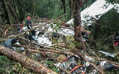 Rơi máy bay ở Indonesia, duy nhất một cậu bé 12 tuổi sống sót