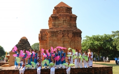Ảnh: Tưng bừng lễ hội Katê người Chăm ở Bình Thuận