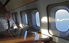 Tổng thống Putin làm gì trong các chuyến bay dài?