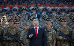 Tổng thống Poroshenko đề nghị NATO đưa tàu chiến đến Biển Đen