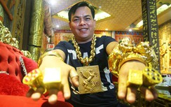 "Đại gia" đeo 13 kg vàng cổ vũ đội tuyển Việt Nam là ai?