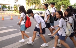 Video: "Lạ lùng" những người Việt cúi đầu cám ơn khi được nhường đường