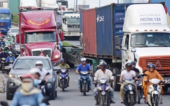 Tách làn riêng cho phương tiện: Không nên thí điểm, phải làm thật luôn