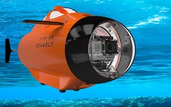 Máy quay phim dưới nước bơi như tàu ngầm mini