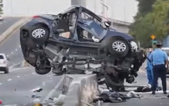 Mazda đâm cột điện 3 người thiệt mạng, 2 người thương nặng