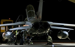 Cận cảnh máy bay Anh "oanh tạc" IS ở Syria (video)