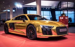 Choáng với siêu xe thể thao Audi R8 V10 Plus “bọc vàng” nguyên chất