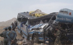 TNGT kinh hoàng: Xe khách tông xe chở dầu, 50 người thiệt mạng