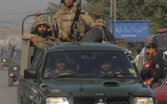 Khủng bố tấn công căn cứ không quân Ấn Độ, Taliban "xuống thang"
