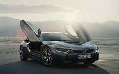 Siêu xe BMW i8 bất ngờ “nhập viện”