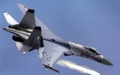 Tiêm kích Su-27 của Nga phô diễn sức mạnh ở Crimea