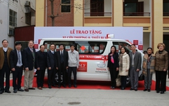 Toyota Việt Nam tặng xe và thiết bị y tế cho BV Hà Giang
