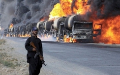 Chiến đấu cơ Nga "hỏa thiêu" đoàn xe chở dầu IS