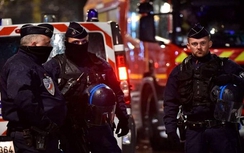 Bắt 4 kẻ âm mưu khủng bố Paris